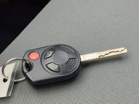 Used 2016 Ford Escape SE image 32