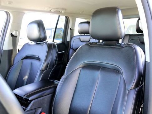 Used 2022 Jeep Grand Cherokee Limited image 11