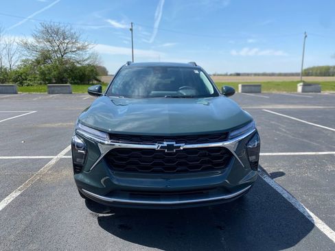 New 2026 Chevrolet Trax LT w/ Driver Confidence Package FWD image 2
