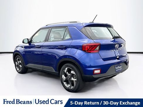 Used 2025 Hyundai Venue SEL image 5