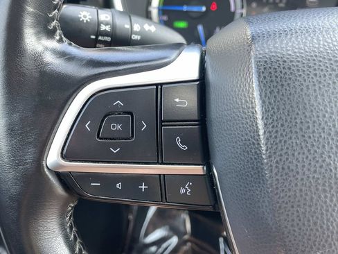 Used 2020 Toyota Highlander XLE AWD/4WD image 31