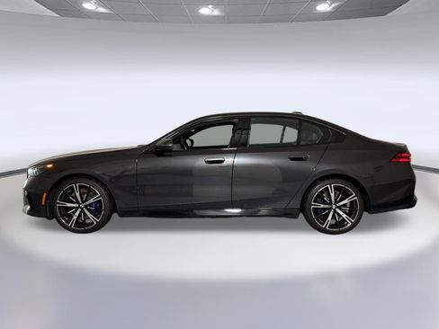 Used 2026 BMW 530i w/ M Sport Package RWD image 2