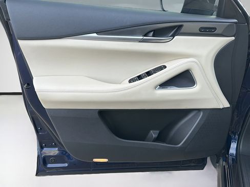 Used 2023 INFINITI QX60 Luxe w/ Performance Audio Package image 23