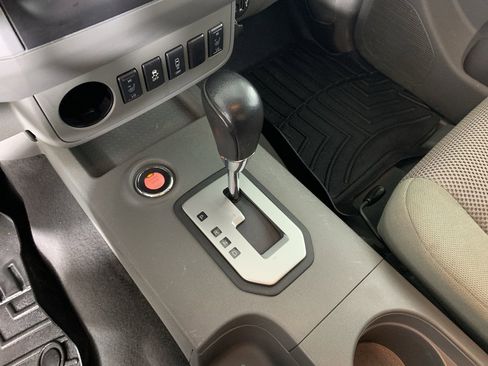 Used 2020 Nissan Frontier SV image 22