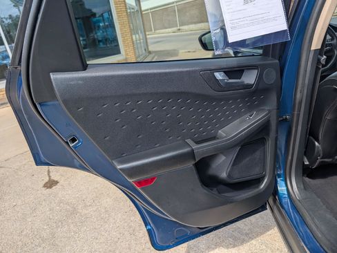 Used 2020 Ford Escape Titanium AWD/4WD image 12