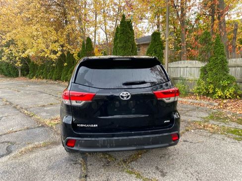 Used 2019 Toyota Highlander LE image 4