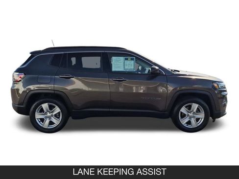 Used 2022 Jeep Compass Latitude FWD image 6