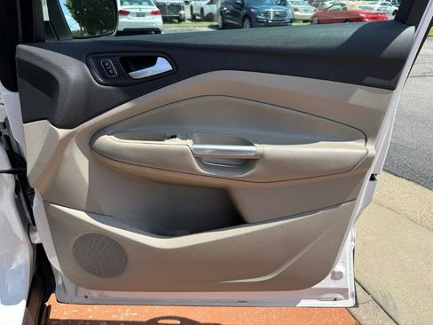 Used 2019 Ford Escape Titanium FWD image 22