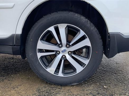 Used 2018 Subaru Outback 2.5i Limited image 28