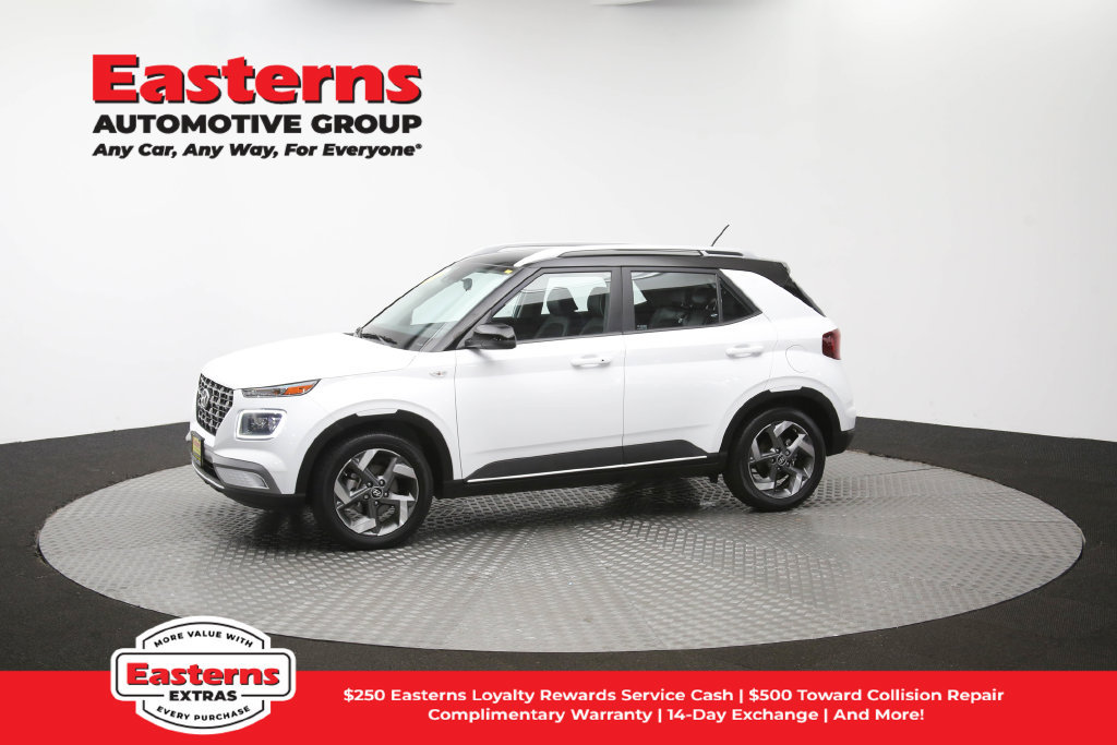 Used 2025 Hyundai Venue Limited FWD image 58