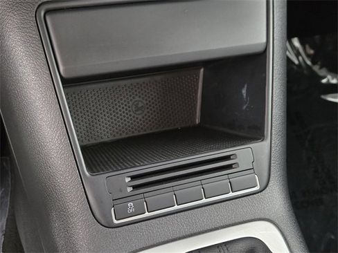 Used 2017 Volkswagen Tiguan S image 37