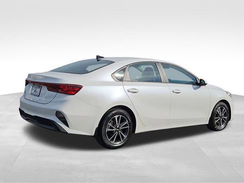 Used 2024 Kia Forte LXS image 7