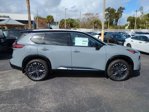 New 2026 Nissan Rogue Platinum AWD/4WD image 3