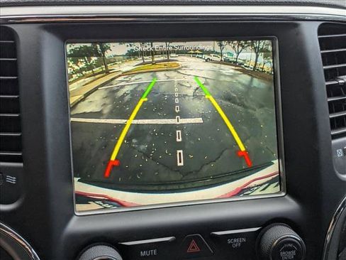 Used 2018 Jeep Grand Cherokee Altitude image 13