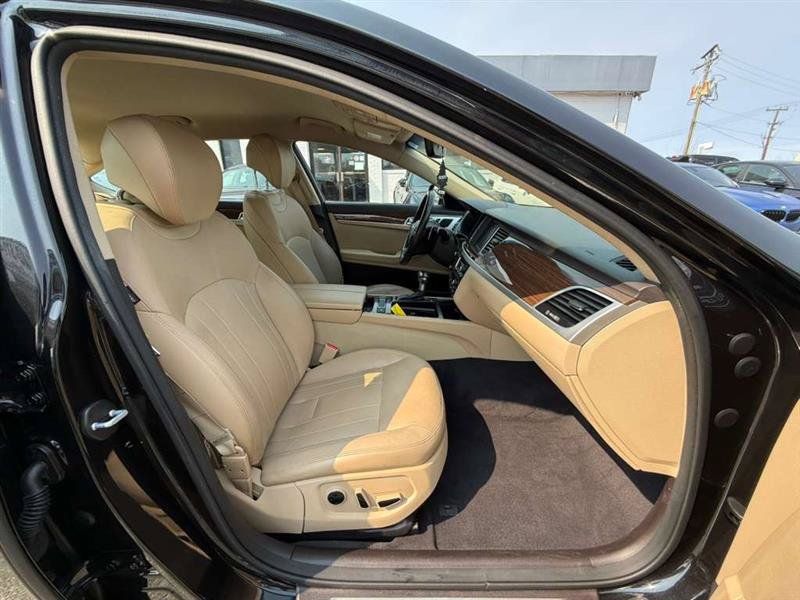 Used 2018 Genesis G80 3.8 RWD image 34
