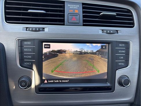 Used 2017 Volkswagen Golf Wolfsburg Edition image 27