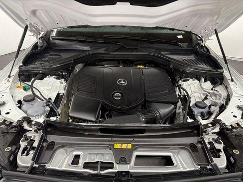 Used 2025 Mercedes-Benz GLC 350e 4MATIC w/ AMG Line image 32