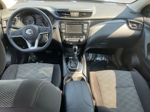Used 2020 Nissan Rogue Sport SV image 32