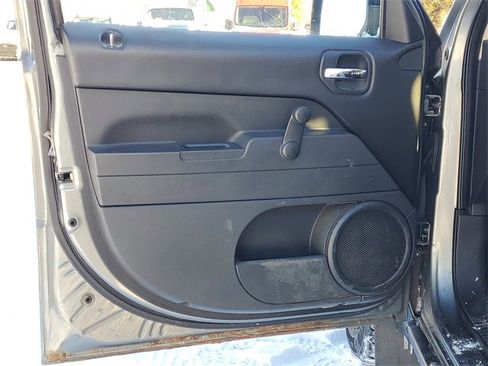 Used 2013 Jeep Patriot Sport image 9