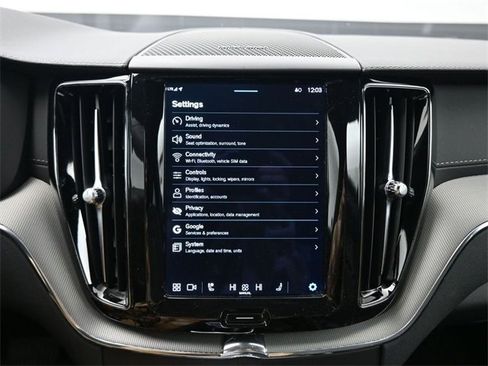 Used 2023 Volvo XC60 B5 Ultimate w/ Climate Package image 15
