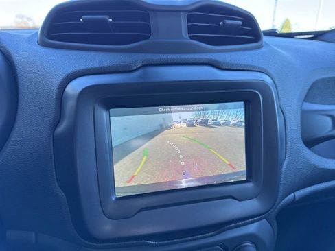 Used 2019 Jeep Renegade Sport w/ Sport Appearance Group image 18