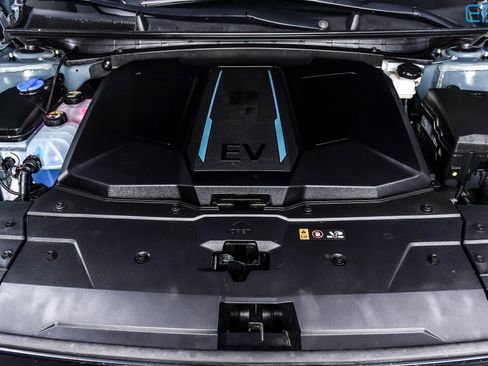 Used 2024 Hyundai Ioniq 5 Limited image 12