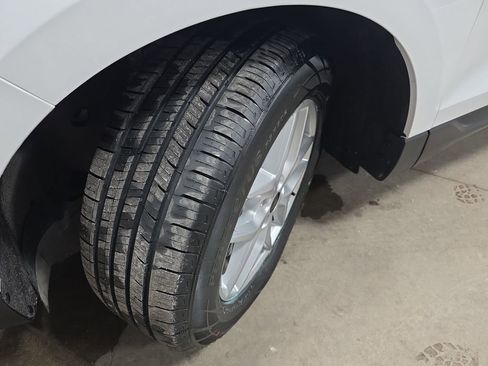 Used 2024 Ford Edge SEL image 33