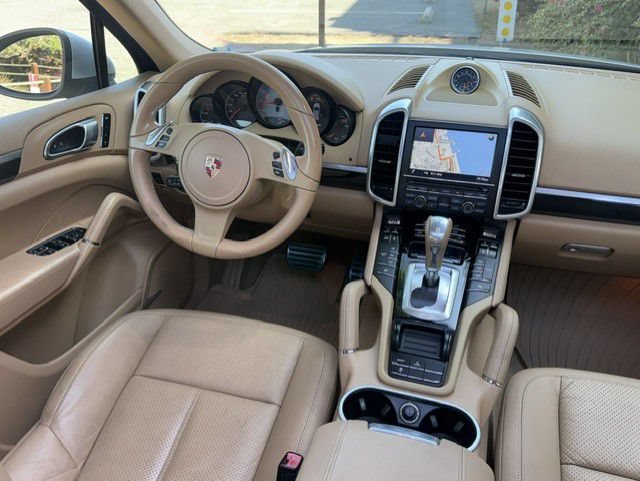 Used 2014 Porsche Cayenne S AWD/4WD image 4