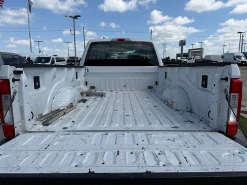 Used 2017 Ford F250 XL w/ Power Equipment Group AWD/4WD image 7