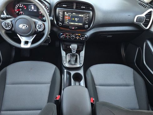 Used 2021 Kia Soul LX FWD image 13