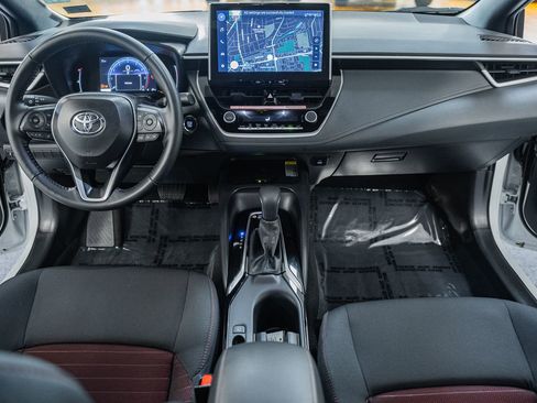 Used 2025 Toyota Corolla SE w/ SE Premium Package FWD image 22