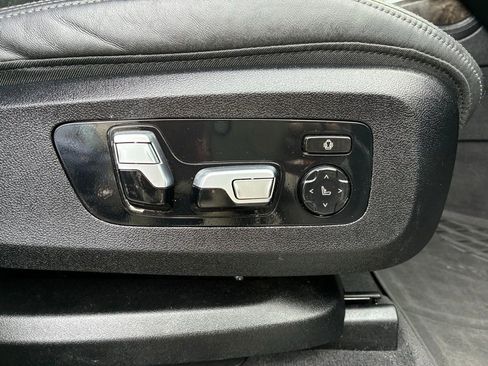 Used 2021 BMW X7 xDrive40i w/ Premium Package image 33