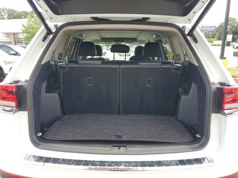 Certified 2024 Volkswagen Atlas SE w/ Panoramic Sunroof Package FWD image 8