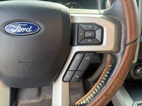 Used 2019 Ford F150 Lariat image 24