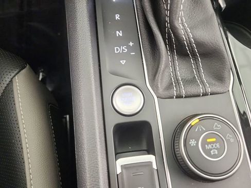 Used 2022 Volkswagen Atlas SEL Premium image 25