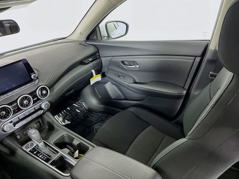 Used 2025 Nissan Sentra SV FWD image 21