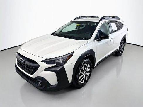 Used 2025 Subaru Outback Premium AWD/4WD image 3