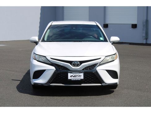 Used 2019 Toyota Camry XSE FWD image 4