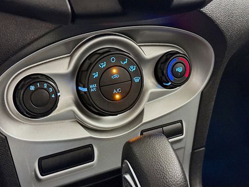 Used 2018 Ford Fiesta SE FWD image 16