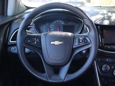 Used 2017 Chevrolet Trax LT AWD/4WD image 18