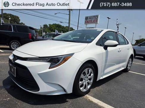 Used 2024 Toyota Corolla LE FWD image 1