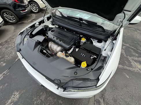 Used 2020 Jeep Cherokee Latitude w/ Cold Weather Group image 27