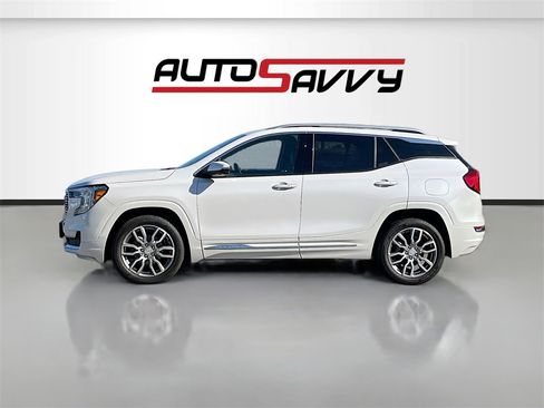 Used 2024 GMC Terrain Denali w/ Denali Premium Package image 4