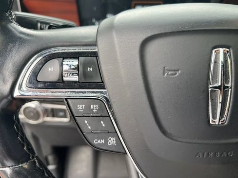 Used 2021 Lincoln Navigator Reserve AWD/4WD image 36