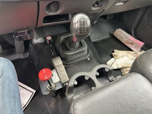 Used 2004 Chevrolet Silverado 3500 2WD Regular Cab image 44