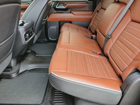 Used 2024 GMC Sierra 2500 Denali Ultimate w/ Max Trailering Package image 15