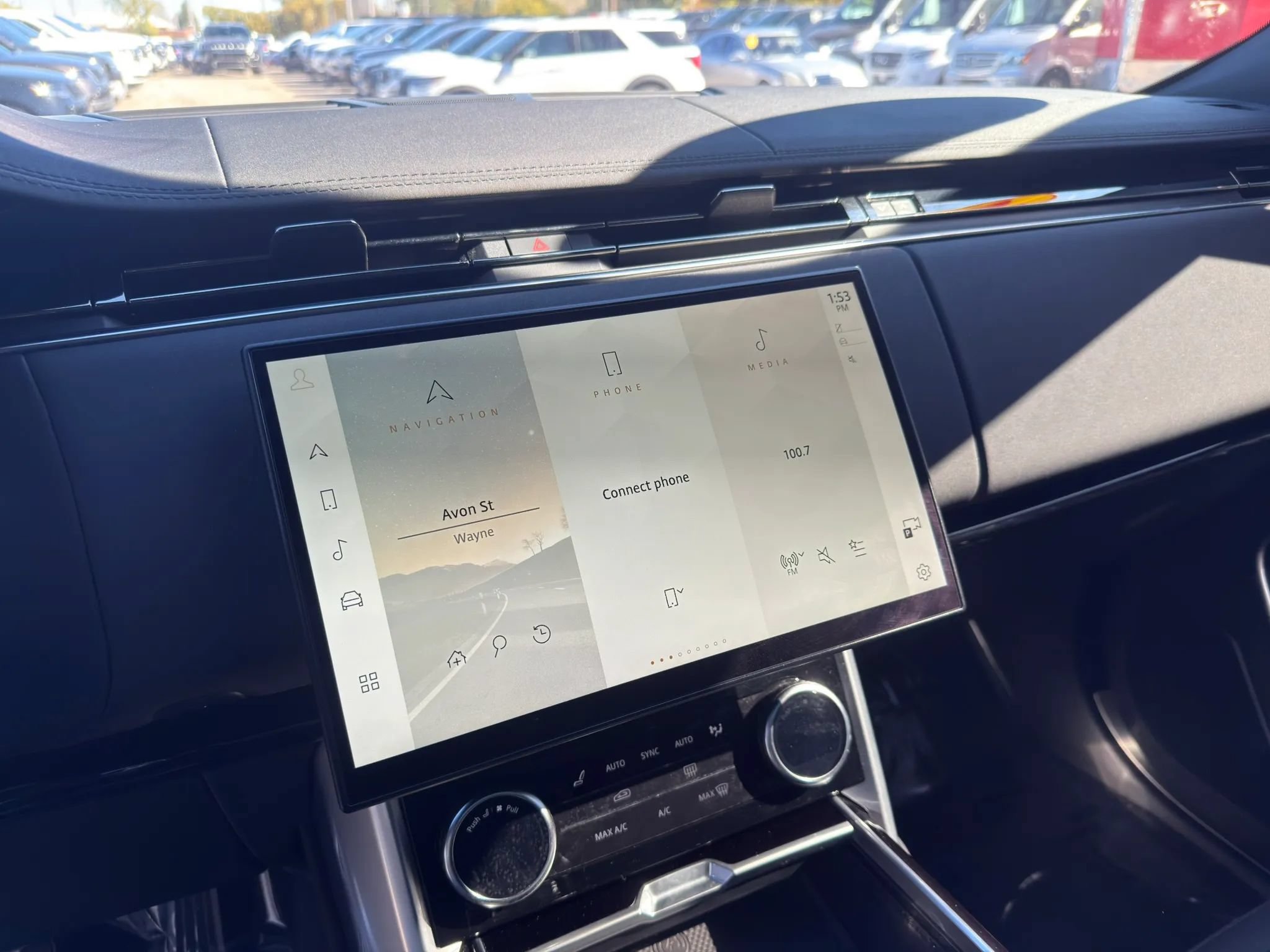 Used 2023 Land Rover Range Rover SE AWD/4WD image 15
