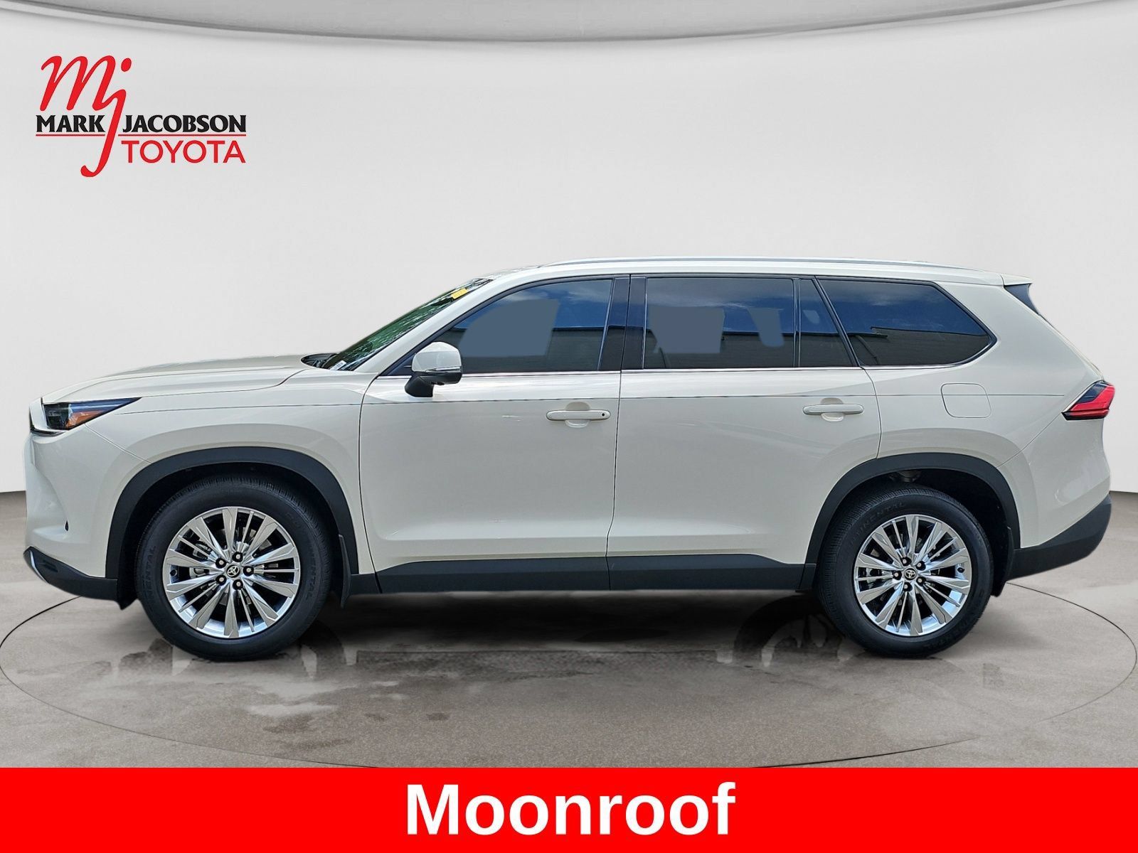 Used 2024 Toyota Grand Highlander AWD image 13