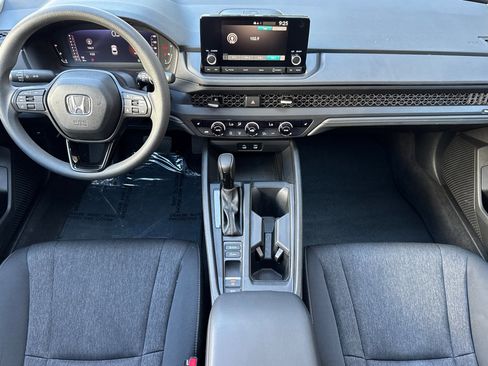 Used 2025 Honda Accord SE image 10