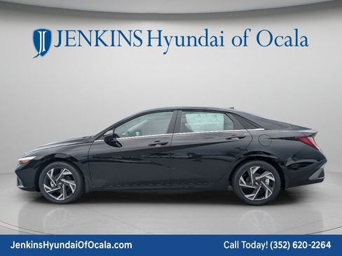 New 2026 Hyundai Elantra Limited FWD image 7